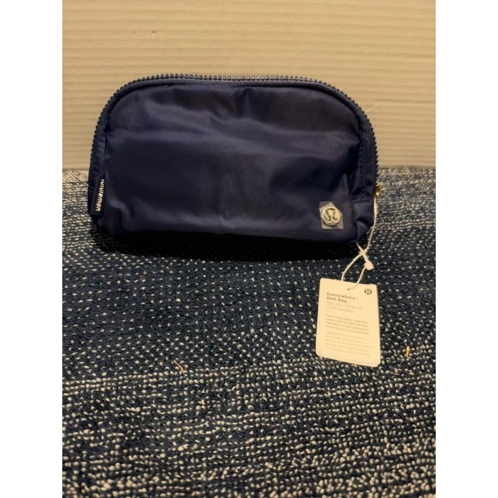 lululemon Everywhere Belt Bag 1L Navy Blue Waist Pack Crossbody New With Tags